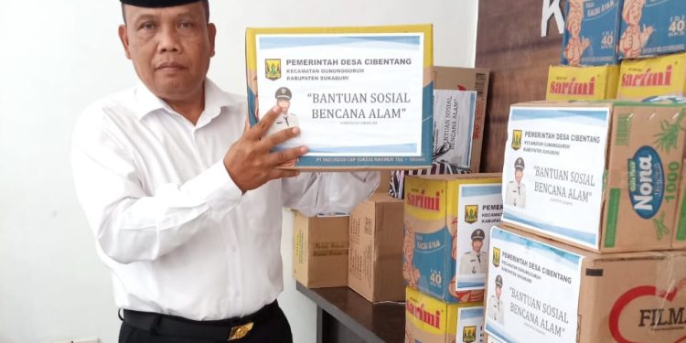Kepala Desa Cibentang Berjibaku Distribusikan Bantuan Untuk Korban Terdampak Bencana di Datarnangka