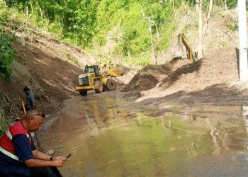 Sempat Tertutup Longsoran, Jalan Nasional Loji-Kiaradua Sukabumi Kembali Bisa Dilalui