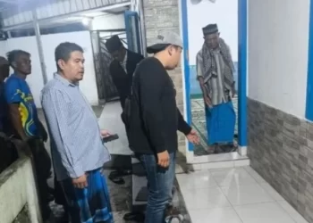 Warga Lamping Kota Sukabumi, Digegerkan Penemuan Sosok Bayi Tergelatak Depan Masjid