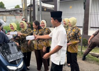 Ratusan Takjil Ramadhan Diberikan Kejaksaan Negeri Kab. Sukabumi, Masyarakat Sumringah