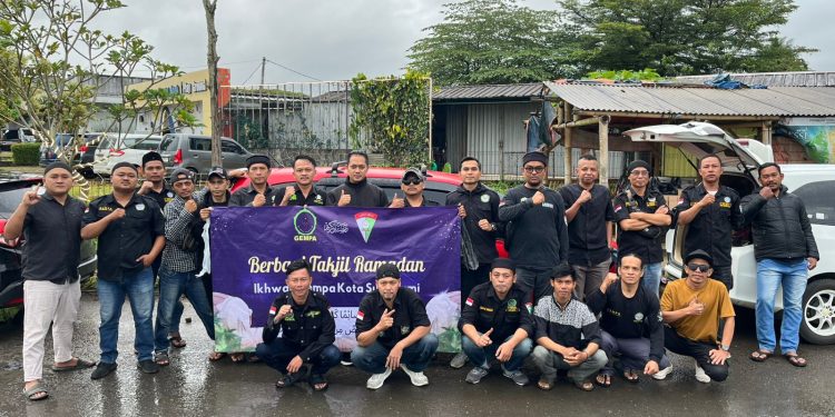 DPD GEMPA Sukabumi Kembali Berjibaku Turun Kejalan Bagikan Takjil Ramadhan