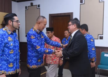 Wali Kota Sukabumi Lantik Lembaga PESPERAWI Kota Sukabumi Periode 2025_2030