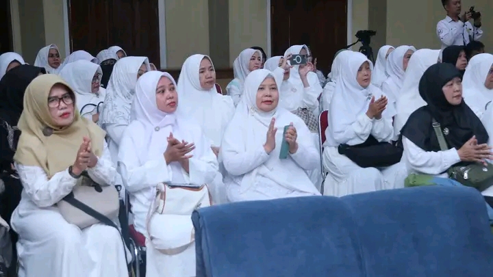 Foto Dok/Humas Setda : Para Calon Jamaah Haji (CJH) Dari Korpri Kab. Sukabumi.