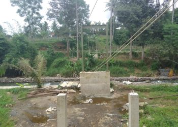 Bangun TPT dan Jembatan Pribadi, Pemilik Lahan Pertanian di Desa Cibentang Diduga Tabrak Aturan GSS