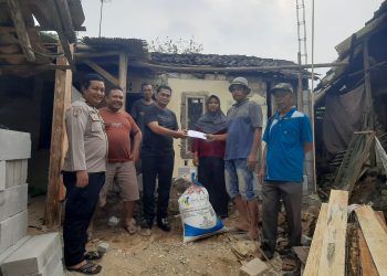 Pemdes Bojongkerta Berjibaku Gotongroyong Perbaiki Rutilahu Warga