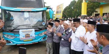 Bupati Sukabumi Lepas 442 Calon Haji Kloter 6 Asal Kab. Sukabumi