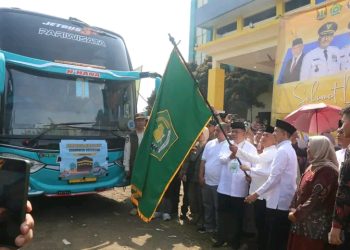 442 Orang Calon Haji Kloter 18 Asal Kab. Sukabumi Dilepas Wakbup dan Ketua PPIHD