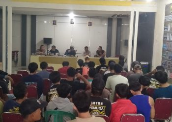 Puluhan Warga Gerudug Kantor Desa Sukamulya, Desak Pemdes Transparan Dalam Pengelolaan Keuangan Desa