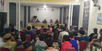 Puluhan Warga Gerudug Kantor Desa Sukamulya, Desak Pemdes Transparan Dalam Pengelolaan Keuangan Desa