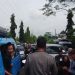 Musim Pemberangkatan Calon Haji Animo Warga Pengantar Tinggi, Jalan Cikembar Macet