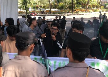 Pengawasan Ketenagakerjaan Diniali Lemah, HMI Orasi Didepan DPRD Kab. Sukabumi
