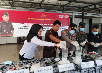 Kurun Waktu Lima Bulan, Kejari Kab. Sukabumi Musnahkan Barang Bukti Dari 73 Perkara