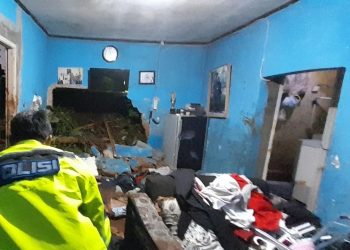 Bencana Longsor Menimpa Dua Rumah di Bojonggenteng Sukabumi, Satu Korban Meninggal