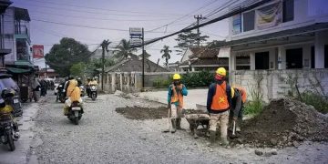 PU Kab. Sukabumi Geber Pekerjaan Rekonstruksi Jalan Caringin–Cidahu Dengan Rigid Beton