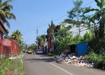 Warga Sriwidari Keluhkan Kondisi TPSS di Jl Aminta Azmali, Tumpukan Sampah Tak Kunjung di Angkut Petugas