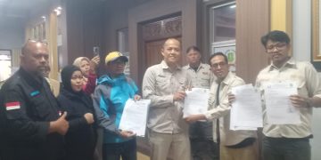 Puluhan Ketua RW Se-Kota Sukabumi Gerudug Kantor DPRD Kota Sukabumi, Ada Apa Ya?