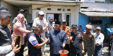 Bupati Sukabumi Letakan Bantu Pertama Bantuan Rumah Terdampak Bencana Banjir Bandang di Gumelar Palabuanratu