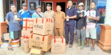 Banjir Bandang Melanda Warga Desa Cikahuripan Cisolok, Dinas Perikanan Kab. Sukabumi Distribusikan Bantuan