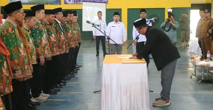 Pengurus Baru Forum Komunikasi Diniyah Takmiliyah Kab. Sukabumi Masa Khidmat 2025-2030 Resmi Dilantik