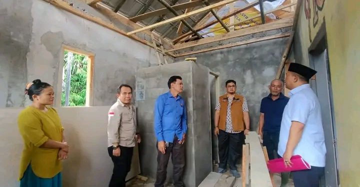 Wabup Sukabumi Bersama Baznas Berikan Rumah Layak Huni di Desa Jayabakti Cidahu