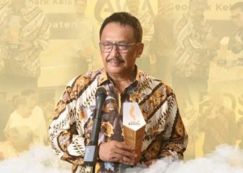 Toreh Penghargaan Pemda Penggerak Wisata Geopark Kelas Dunia DetikJabar Awards 2025, Bupati Sukabumi Sampaikan Ini