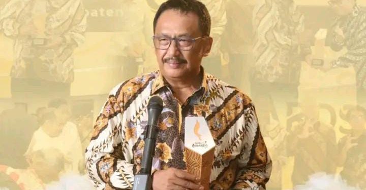 Toreh Penghargaan Pemda Penggerak Wisata Geopark Kelas Dunia DetikJabar Awards 2025, Bupati Sukabumi Sampaikan Ini