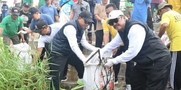 Bupati Sukabumi Komandoi Aksi Bersih Bersih Pantai, Komitmen Jaga Kebersihan dan Kenyamanan Fasilitas Umum