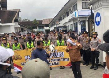 Wali Kota Sukabumi Kembali Didemo Sejumlah Massa Mahasiswa, Ada Apa Ya?