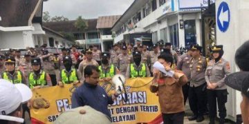 Wali Kota Sukabumi Kembali Didemo Sejumlah Massa Mahasiswa, Ada Apa Ya?