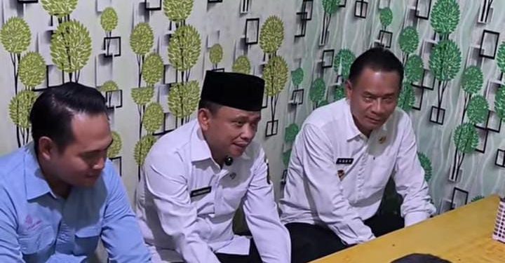 Sambangi Rumah Korban Laka Laut, Kepala Dispar Kab. Sukabumi Sampaikan Duka Mendalam