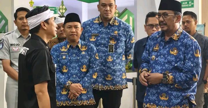 Bupati Sukabumi Tinjau Pelayanan Samsat Cibadak, Kebijakan Perpanjangan STNK Tanpa KTP Disambut Antusias