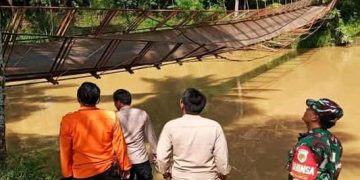 Viral, Jembatan Gantung di Tegalbuleud Terputus Disperkim dan BPBD Gercep Tinjau Lokasi