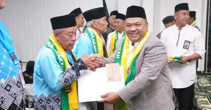 Ketua DPRD Kab. Sukabumi Beri Doa Terbaik Untuk Keberangkatan Para Calon Jamah Haji 2026