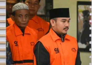 Duet Maut Bupati Bekasi Nonaktif dan Ayah HM Kunang Didakwa Terima Suap Proyek Rp12,2 Miliar