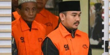 Duet Maut Bupati Bekasi Nonaktif dan Ayah HM Kunang Didakwa Terima Suap Proyek Rp12,2 Miliar