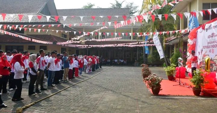 HUT RI Ke-81 Ratusan Peserta Bersatu Ikuti Ragam Perlombaan Di Lingkungan Setda Kab. Sukabumi