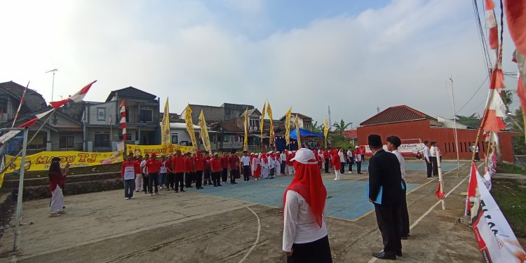 HUT RI ke-81 Ratusan Warga Perum Gentong Mas Kompak Gelar Upacara Bendera Merah Putih