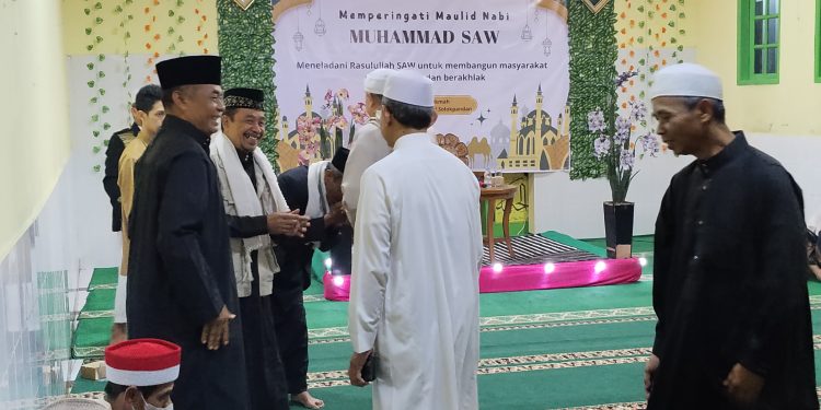 Foto Istimewa : Warga Satuduit Cianjur Penuh Kebersamaan Ikuti Maulid Nabi Muhammad SAW.
