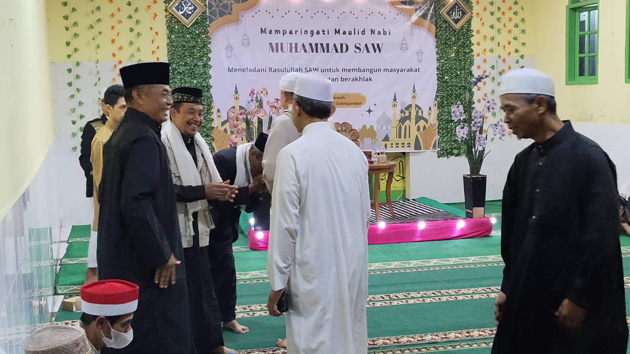 Foto Istimewa : Warga Satuduit Cianjur Penuh Kebersamaan Ikuti Maulid Nabi Muhammad SAW.