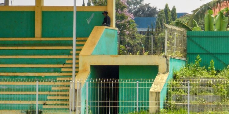 Lapangan Olah Raga Cisaat Terkesan Tak Terawat, Ketua PWRI Sukabumi Soroti Anggaran Pemeliharaan
