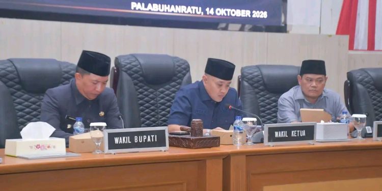 Rapat Paripurna DPRD Kabupaten Sukabumi Sampaikan Pandangan Umum Fraksi Atas Perubahan Perda Nomor 7/2016