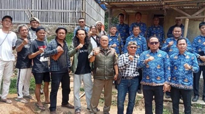 Warga Darmareja Terganggu Serangan Lalat Hijau, Tim Pemkab Sukabumi Sidak Perusahaan Peternakan Ayam